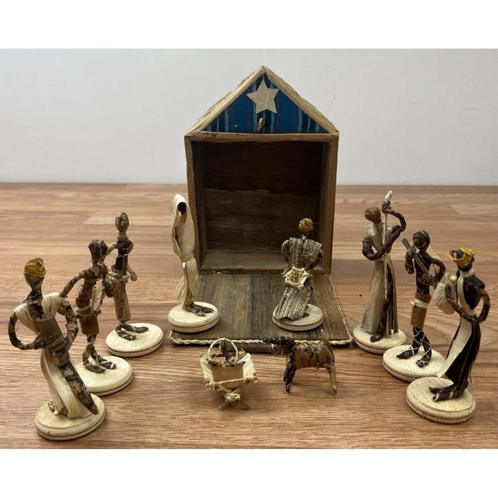 Vintage African Banana Fiber Nativity Set With Stable , 11 Piece Set
